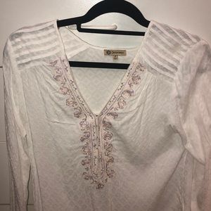 Long sleeve shirt with detailed stitching